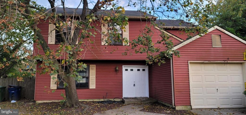 9 Candlewood Cir, Marlton, NJ 08053