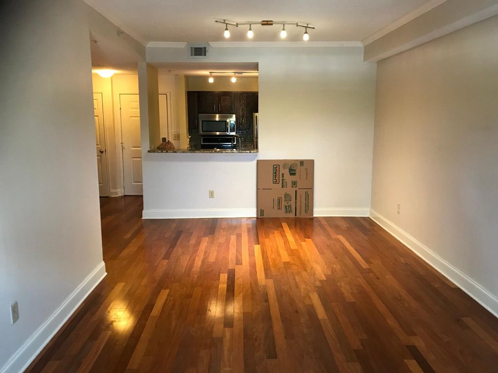 1075 Peachtree Walk NE #A117, Atlanta, GA 30309