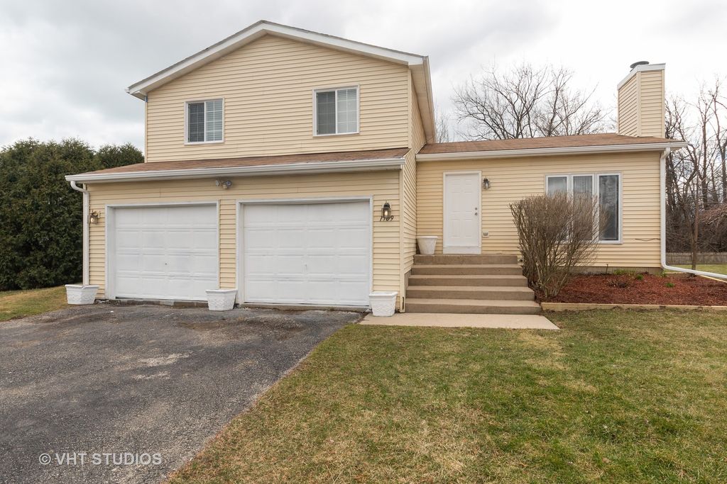 1709 Marion Graves Ct, North Chicago, IL 60064