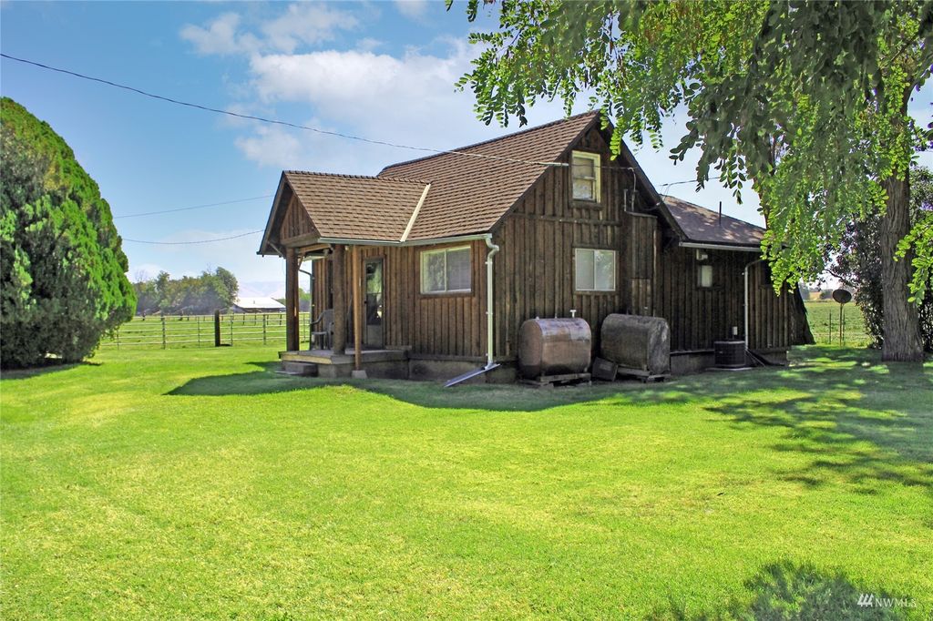 377 Creekside Lane, Walla Walla, WA 99362