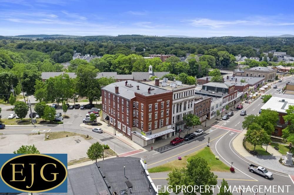 2 N Main St #203, Rochester, NH 03867
