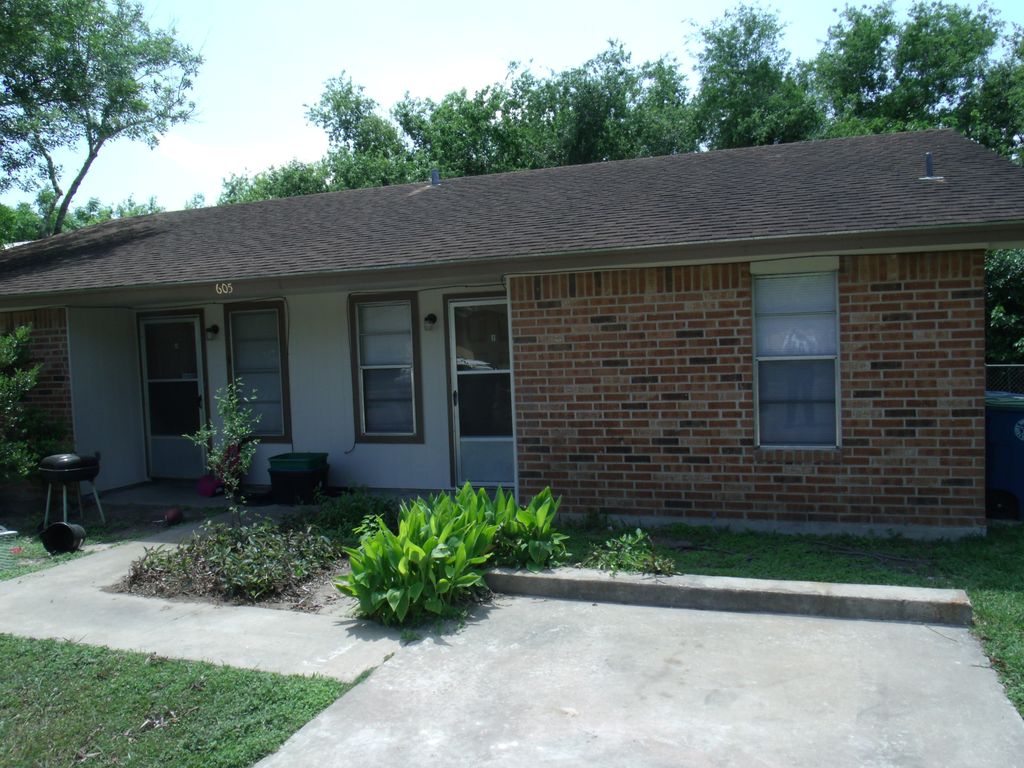 605 Lilac St, Beeville, TX 78102 Trulia