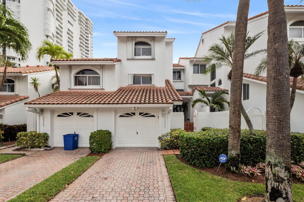 20943 NE 37th Ct, Miami, FL 33180