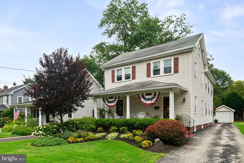 264 Rhoads Ave, Haddonfield, NJ 08033