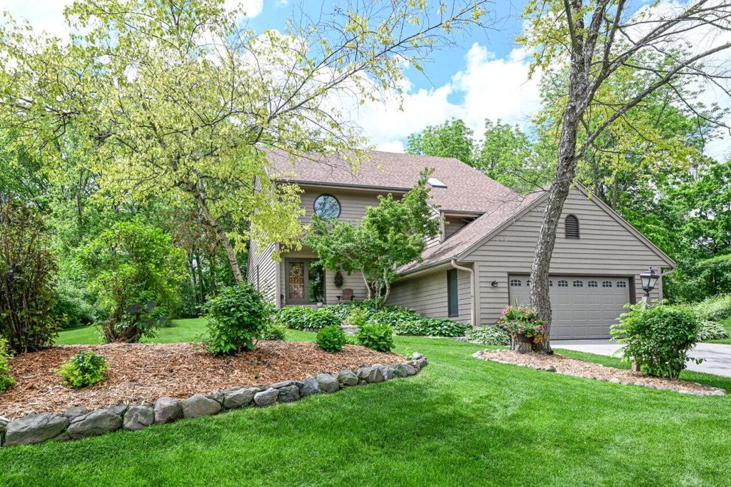12645 West Weatherstone BOULEVARD, New Berlin, WI 53151