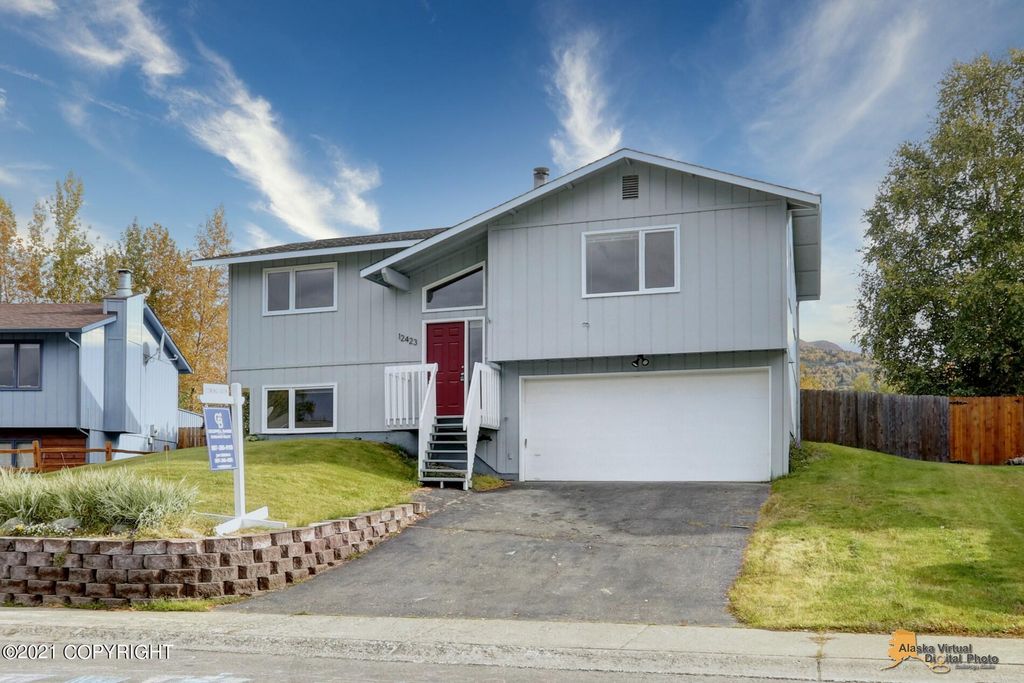 12423 Winter Park Cir, Eagle River, AK 99577