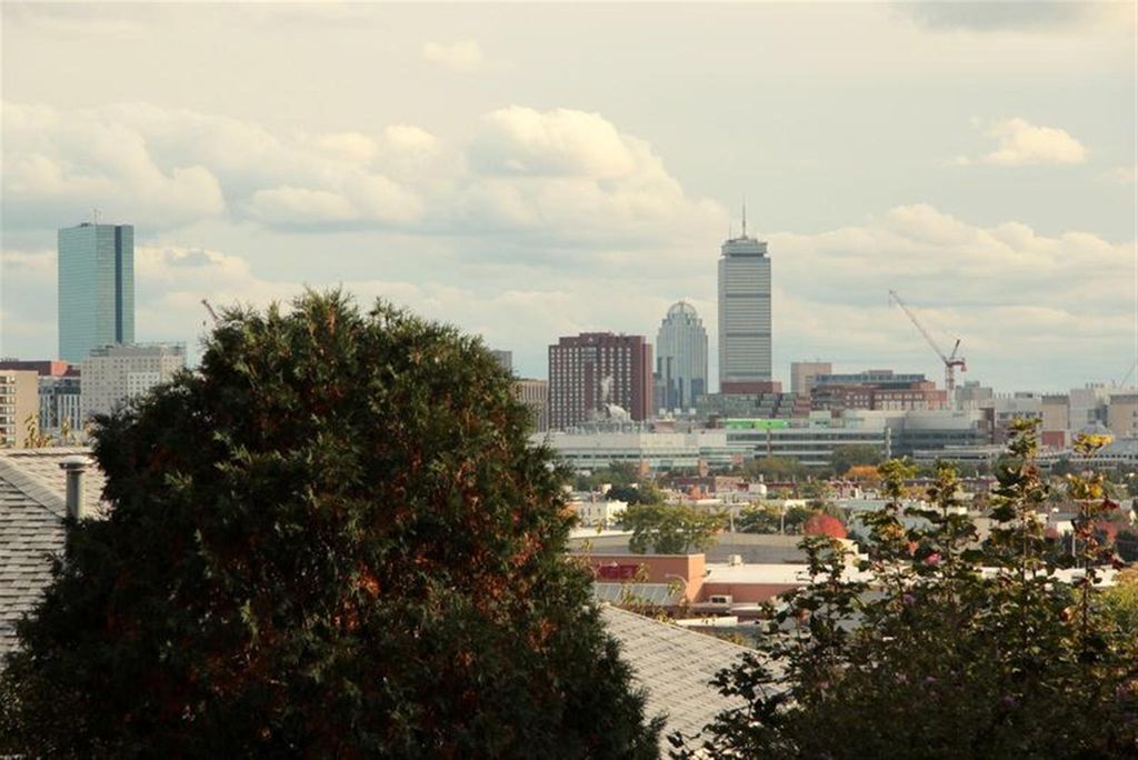5 Munroe St #2, Somerville, MA 02143