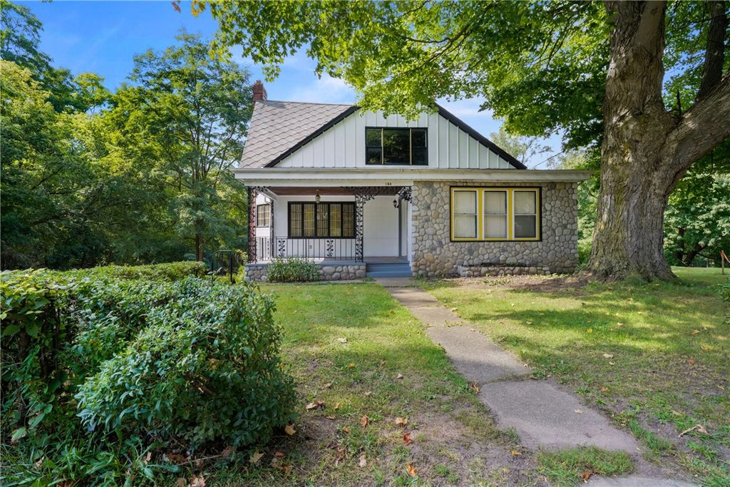 154 Lake Ave, Lockport, NY 14094 See Est. Value, Schools & More