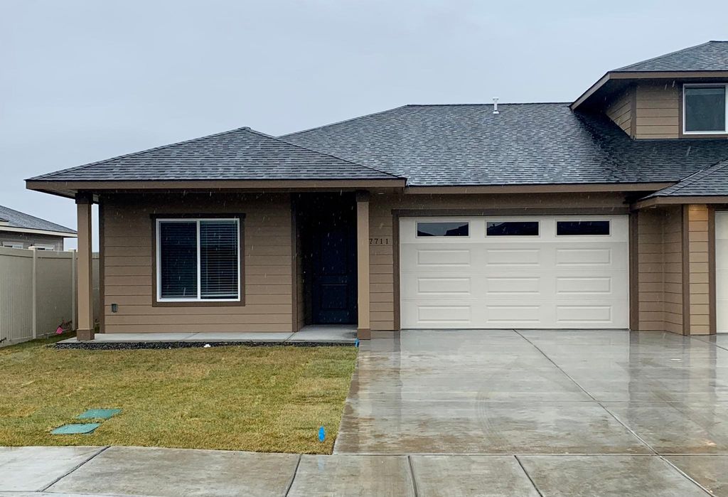 7711 Budsage Dr, Pasco, WA 99301