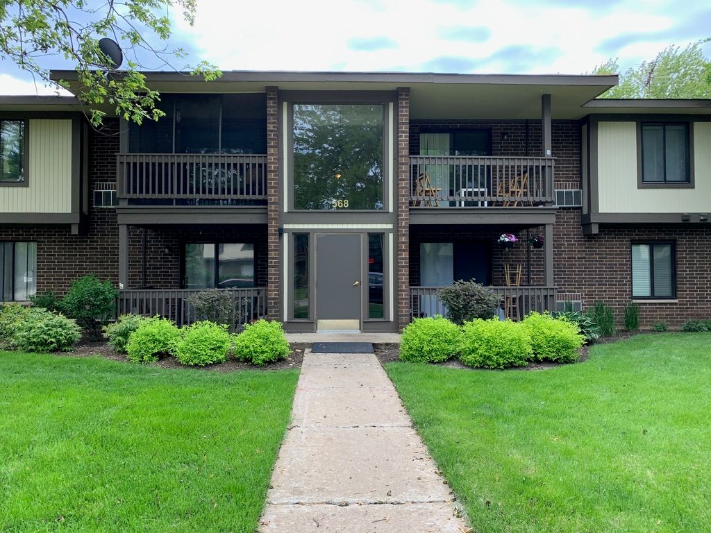 568 Somerset Ln #5, Crystal Lake, IL 60014