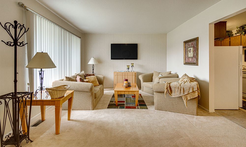 2305 E Jolly Rd, Lansing, MI 48911