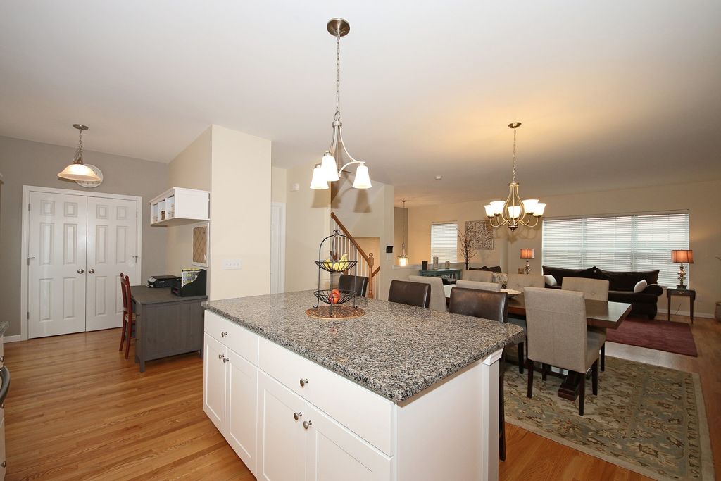 12 Clapboard Ridge Rd 16 Danbury Ct 06811 Trulia 12 Clapboard Ridge Rd 16 Danbury Ct, Kitchen Cabinets Mill Plain Road Danbury Ct
