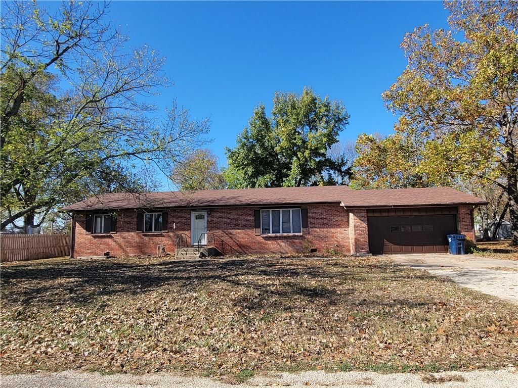 1006 S Broadway Ave, La Harpe, KS 66751 Trulia