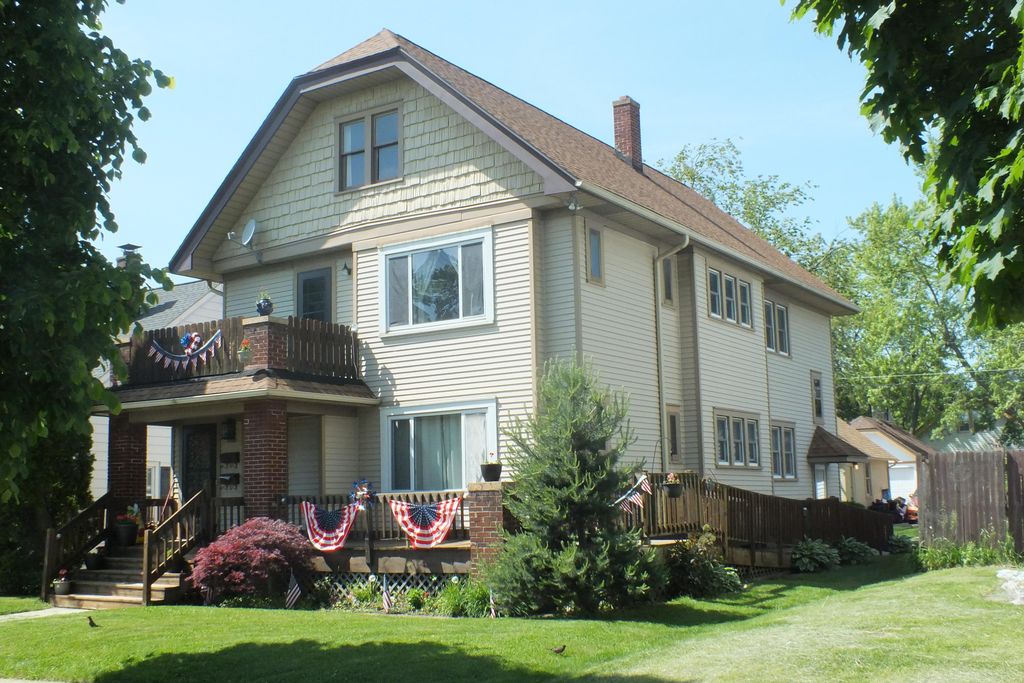 148 Frame Ave #150, Waukesha, WI 53186