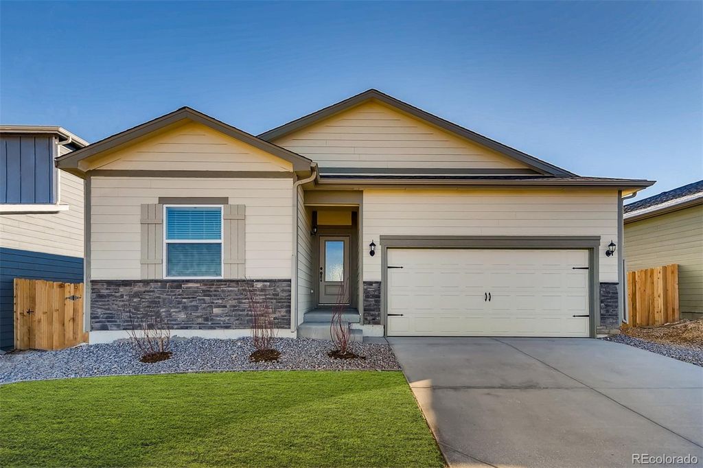 8933 Ventura Ct, Commerce City, CO 80022