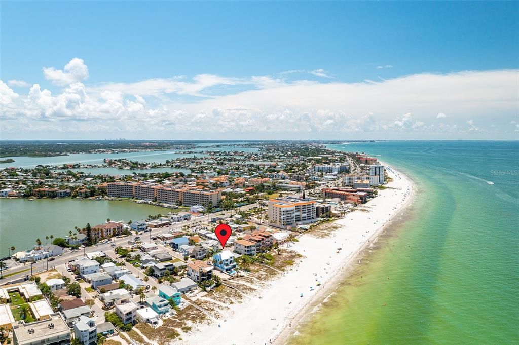 17820 Lee Ave, Redington Shores, FL 33708