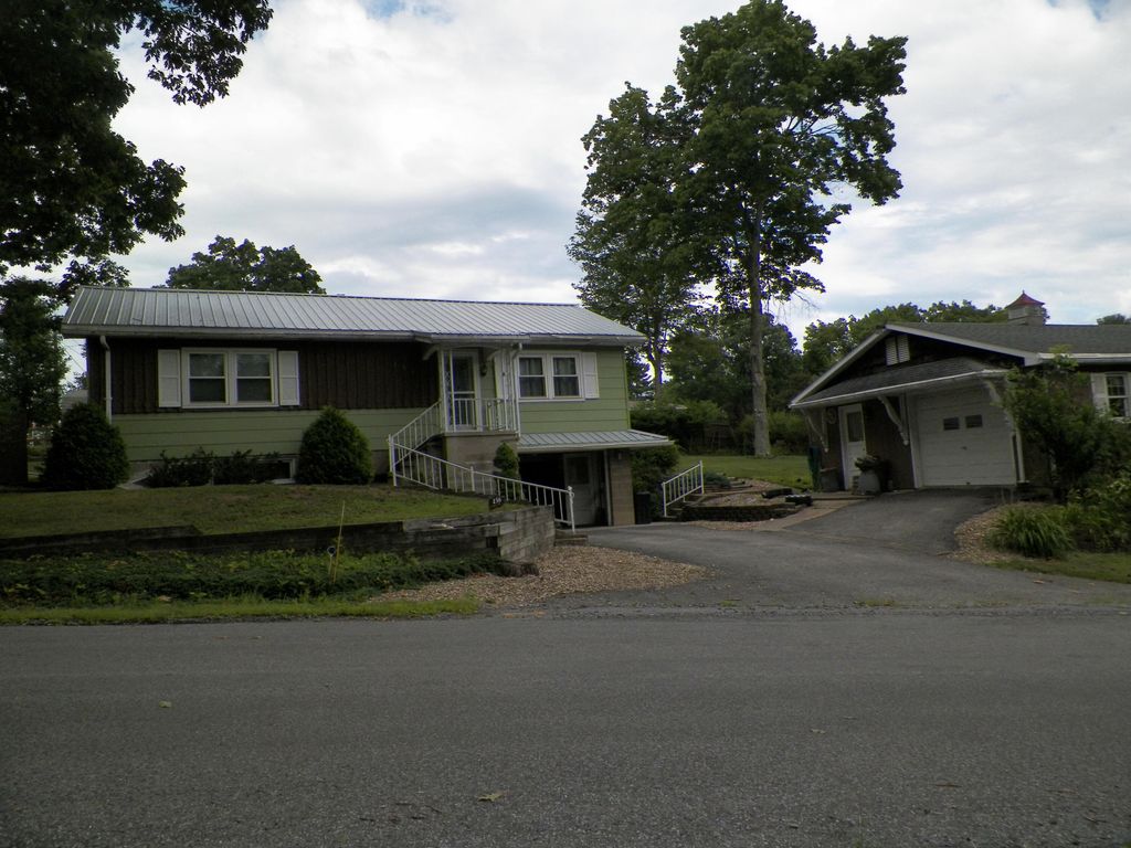 156 Hall St, Punxsutawney, PA 15767 MLS 0211863 Trulia