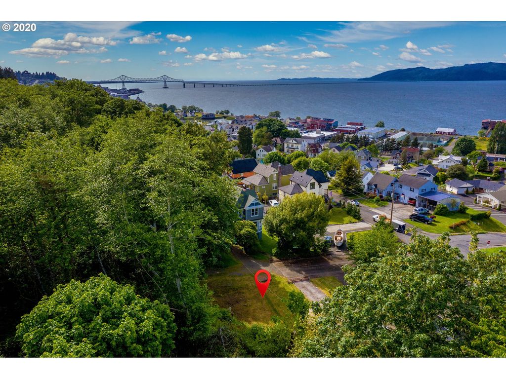 836 33rd St, Astoria, OR 97103