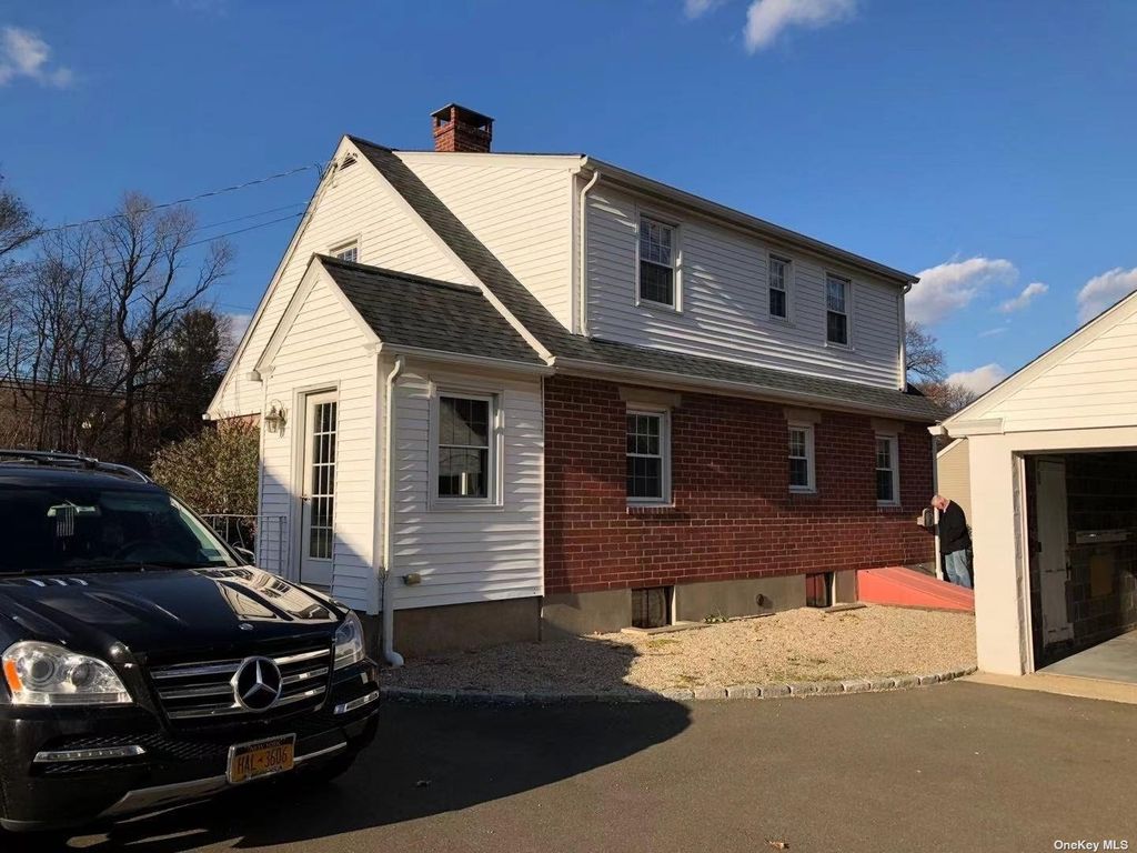 112 Boston Post Rd, Old Saybrook, CT 06475