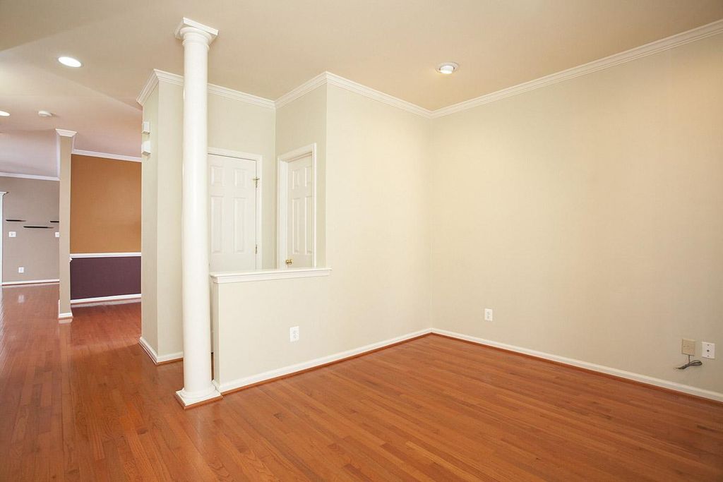 306 Swanton Ln, Gaithersburg, MD 20878