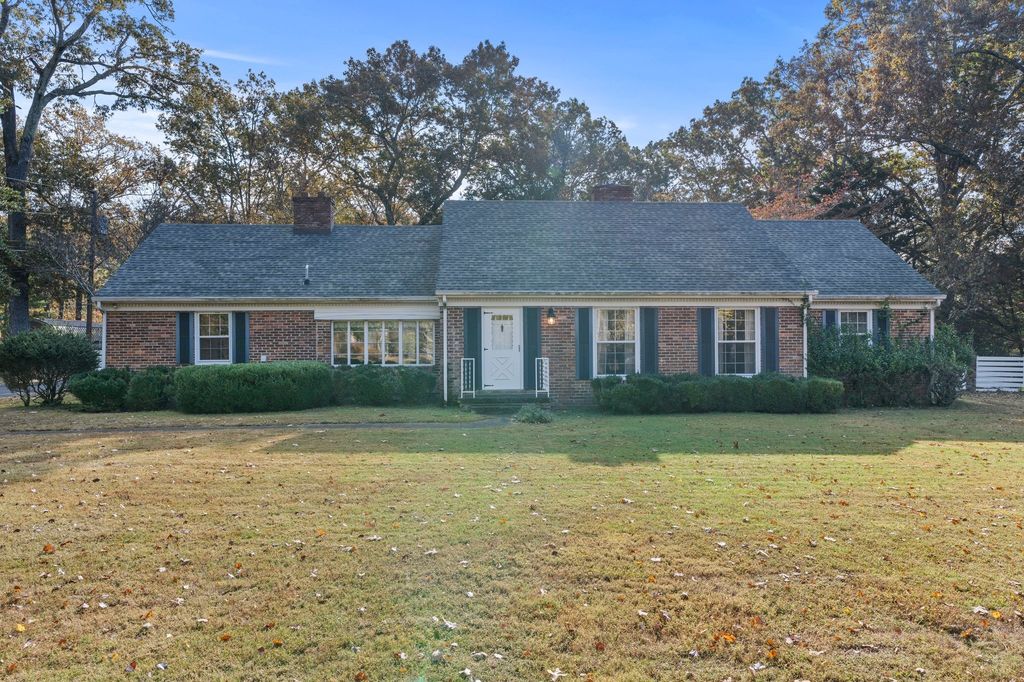 1000 Forrest Dr, Tullahoma, TN 37388 Trulia