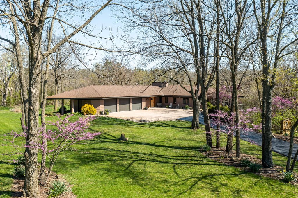 372 County Road 2600 N, Mahomet, IL 61853