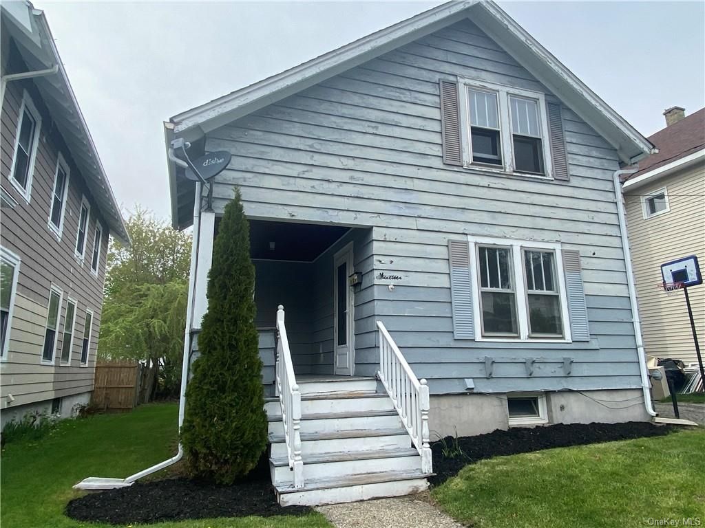 19 Chestnut St, Middletown, NY 10940