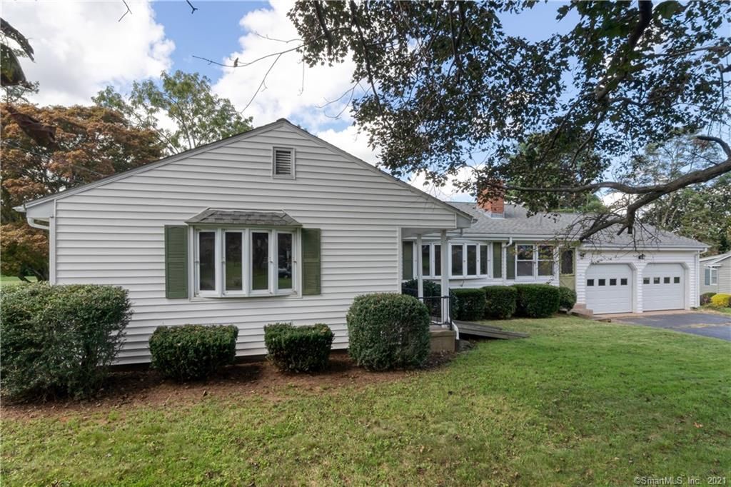 5 Brooks Ln, Portland, CT 06480