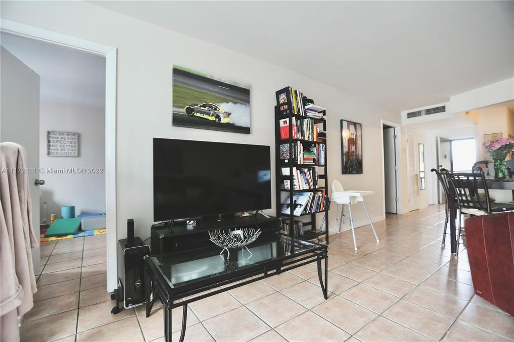 1690 NE 191st St #4031, Miami, FL 33179