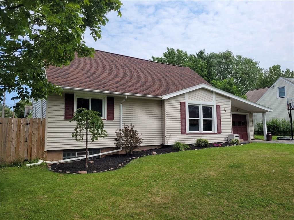 28 Maricrest Dr, Rochester, NY 14616