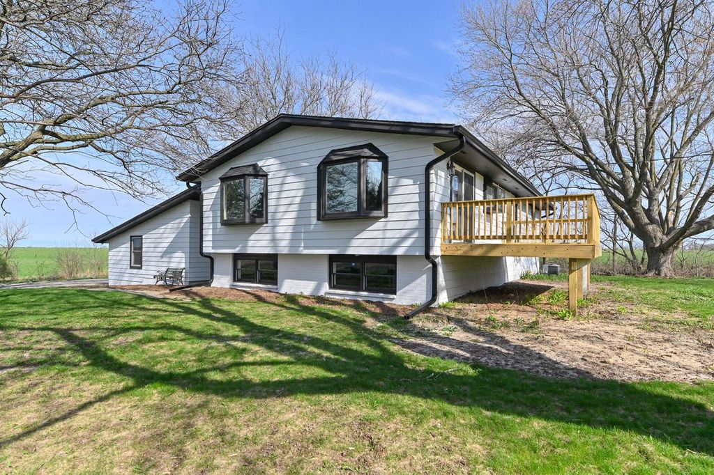 W6582 Hazel Ridge ROAD, Elkhorn, WI 53121 MLS 1871684 Trulia