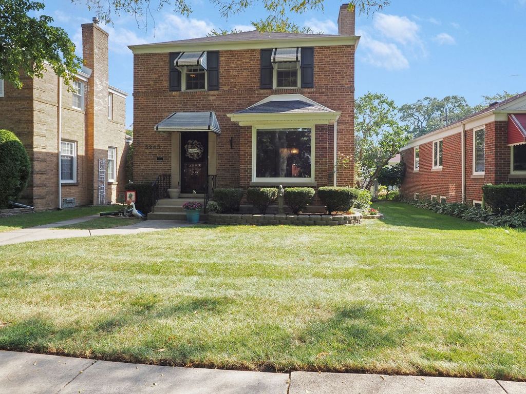 5245 N Oleander Pkwy, Chicago, IL 60656