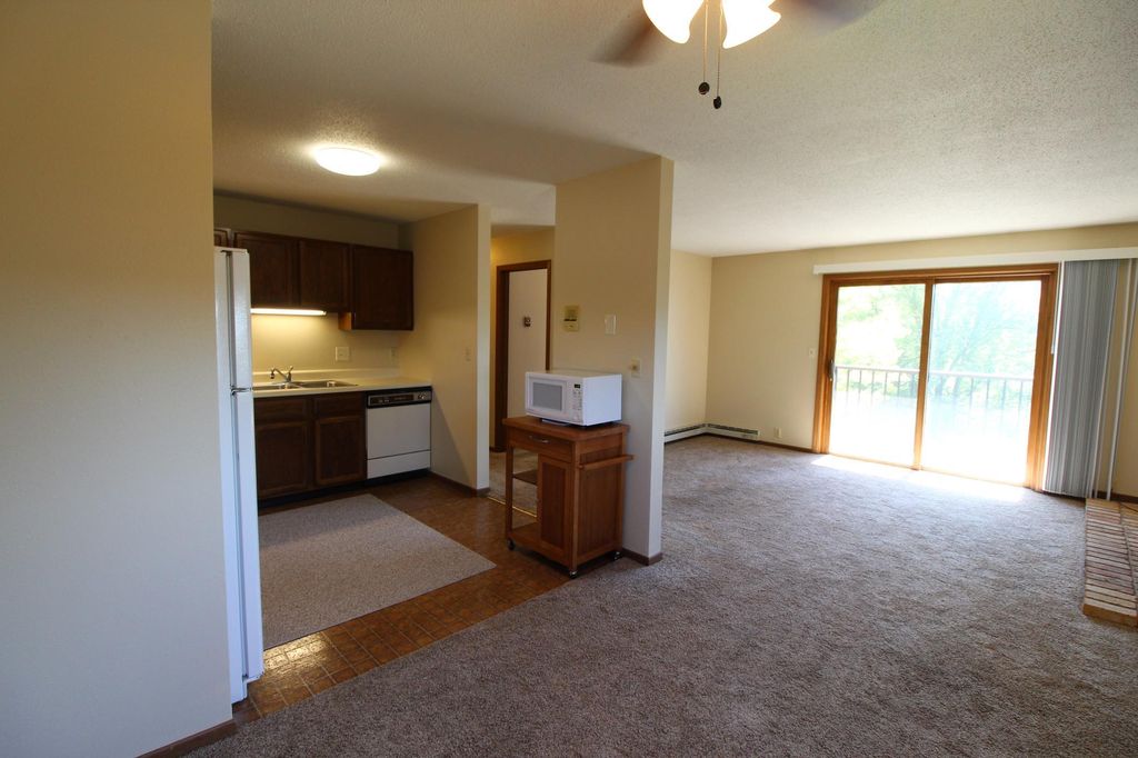 100 Kennedy Park Cir 305, Fergus Falls, MN 2 Bed, 1 Bath Condo 24