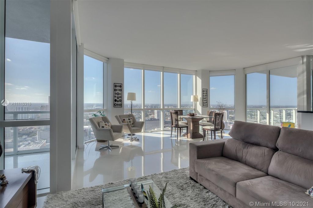 244 Biscayne Blvd #4208, Miami, FL 33132