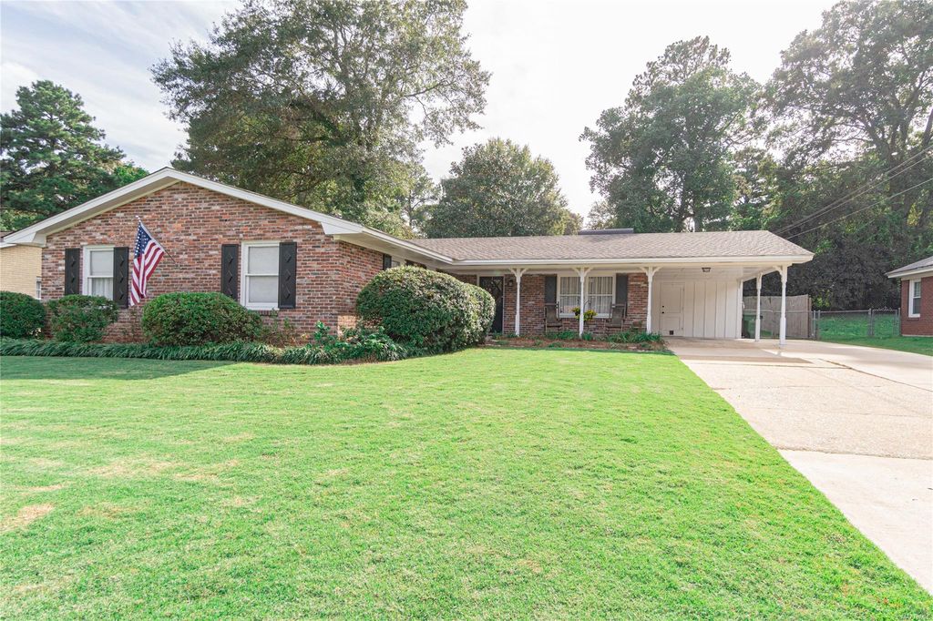3914 Meredith Dr, Montgomery, AL 36109