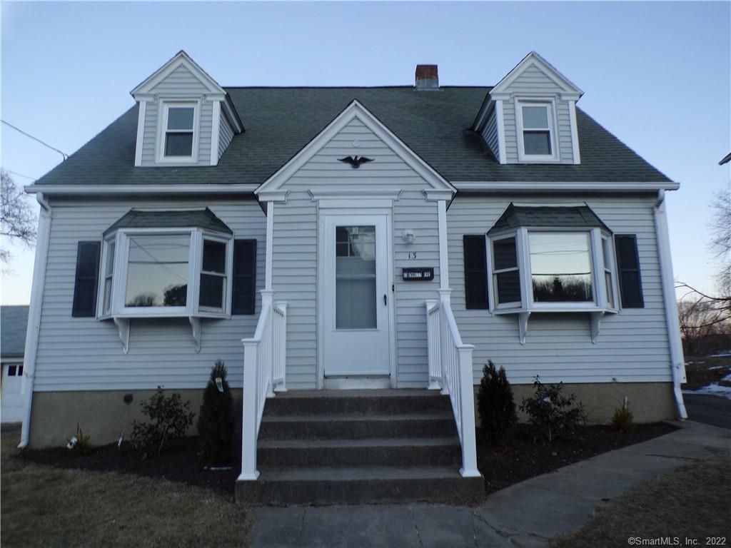13 Emmett Ave, Derby, CT 06418