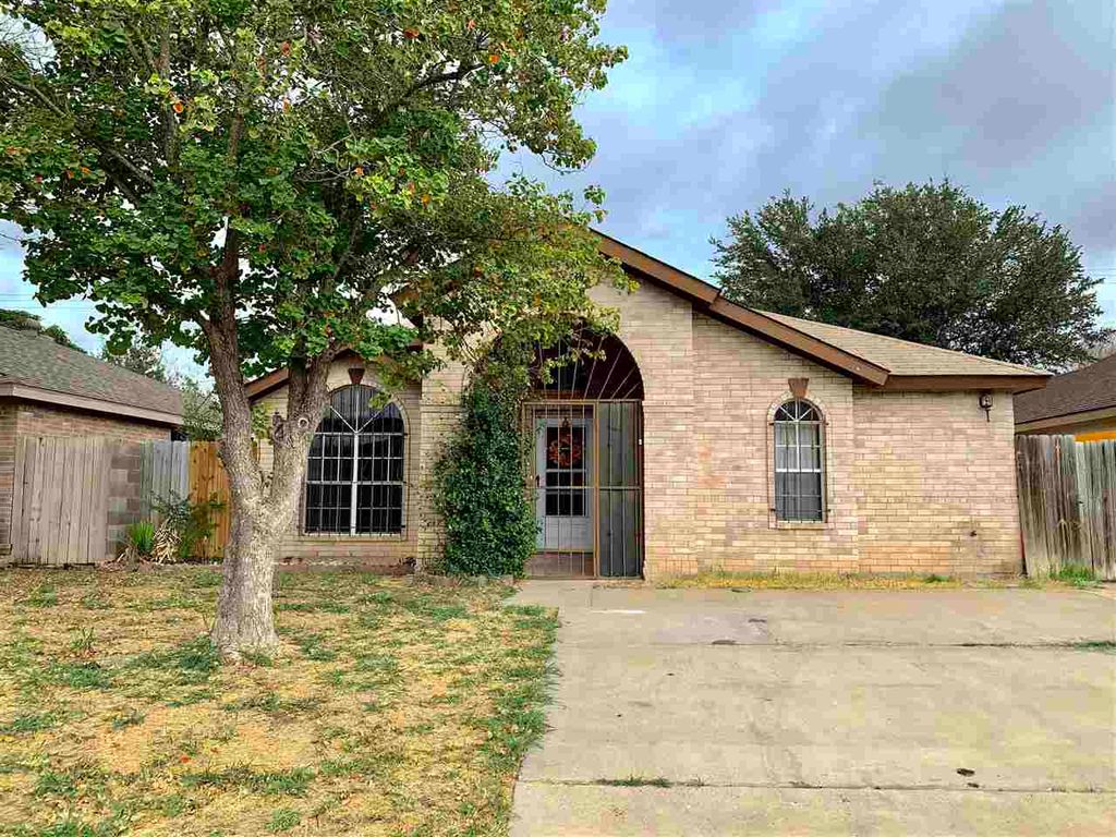 916 Doner Rd, Laredo, TX 78045