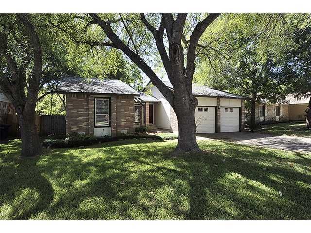 2203 Shiloh Dr, Austin, TX - 3 Bed, 2 Bath Single-Family Home - 14