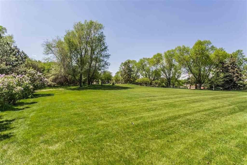 2901 E Stonehedge Ln, Sioux Falls, SD 57103 Trulia