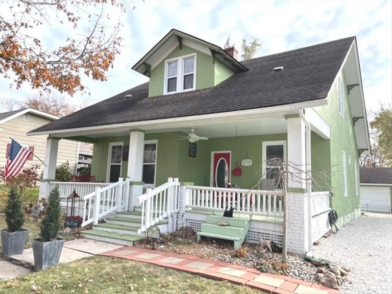 210 E Lincoln St, Macon, MO 63552