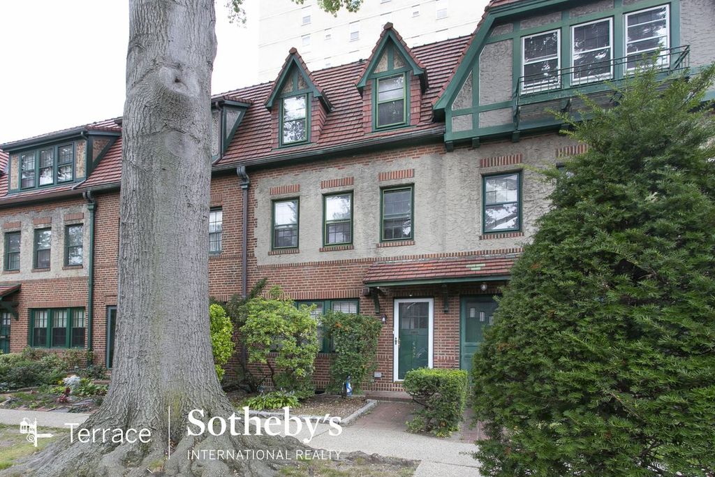 422 Burns St, Forest Hills Gardens, NY 11375 Trulia