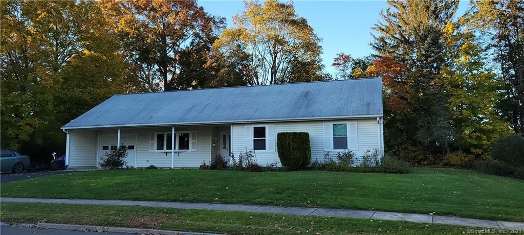 330 Carol Rd, Stratford, CT 06614