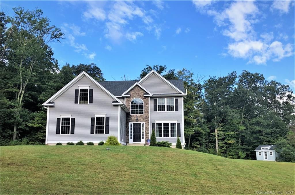 61 Nutmeg Cir, Colchester, CT 06415