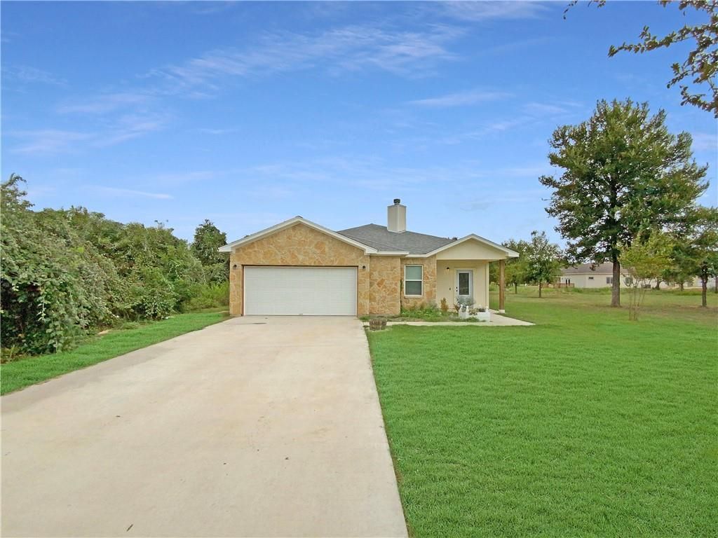 136 Naalehu Ct, Bastrop, TX 78602