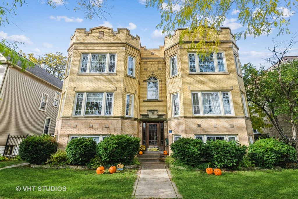 3834 N Richmond St #2, Chicago, IL 60618