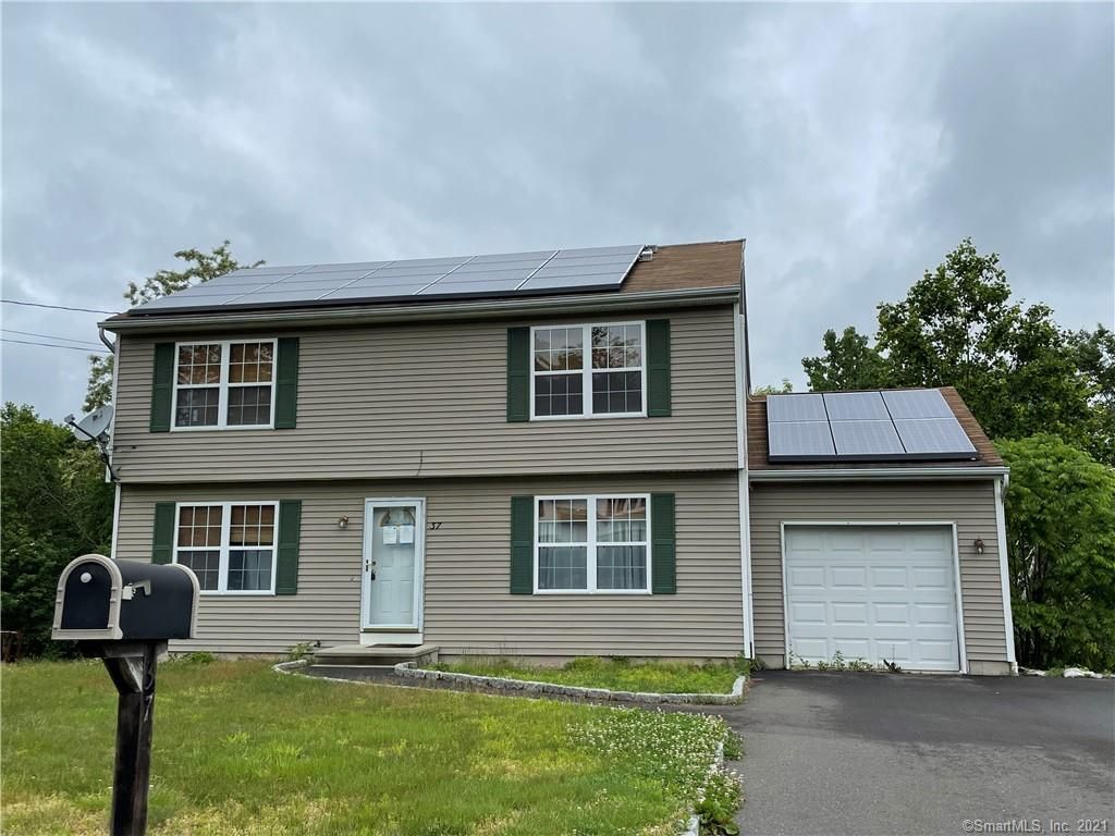 37 Rayron Cir, Naugatuck, CT 06770