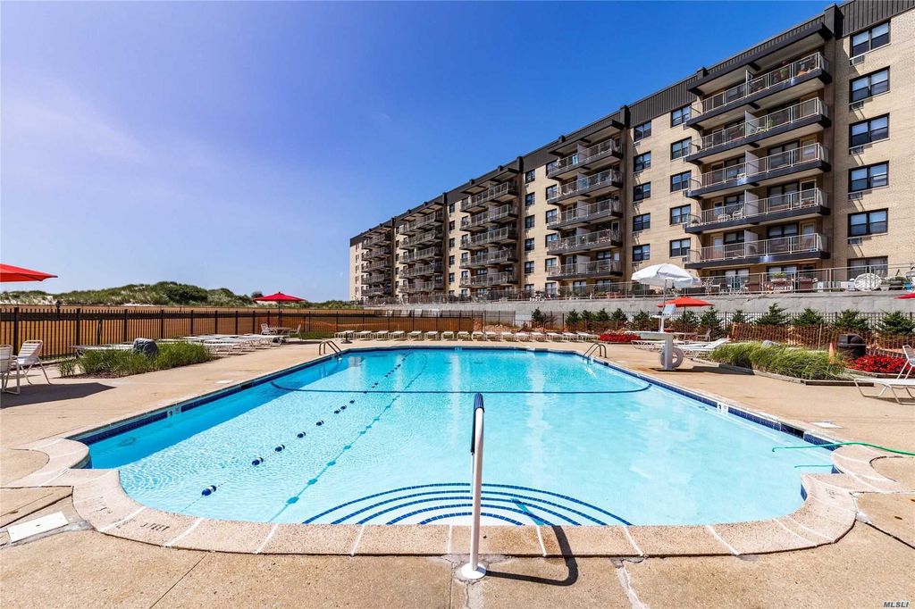2 Richmond Rd 2G, Lido Beach, NY 1 Bed, 2 Bath Condo 86 Photos