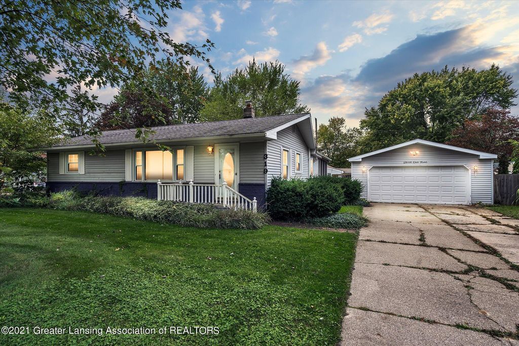 319 Richard Ave, Lansing, MI 48917