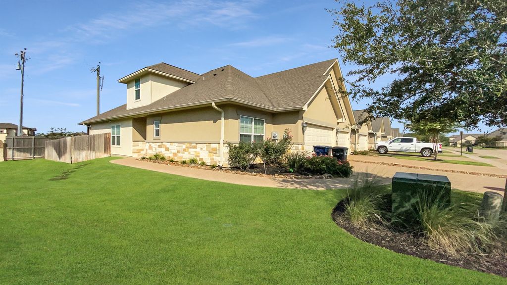 1447 Buena Vis, College Station, TX 77845