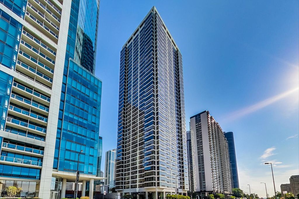 360 E Randolph St #905, Chicago, IL 60601
